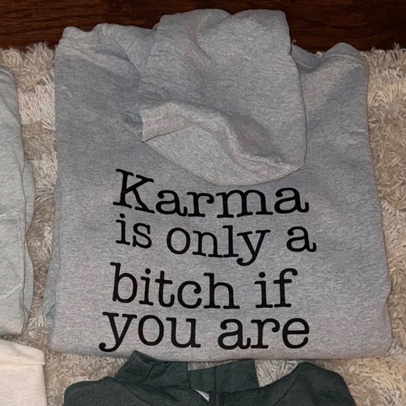 4 Pullovers: 2 Crewnecks & 2 Hoodies - Picture 4 of 5